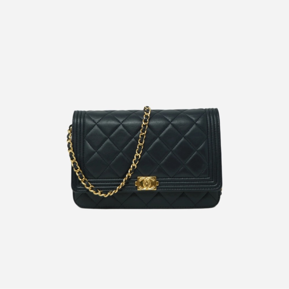 Pre-owned Chanel Boy Wallet On Chain Navy - Refurblished